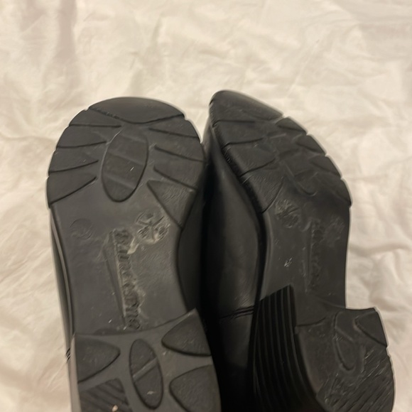 Blundstone women’s heeled, black leather boot - Picture 8 of 10